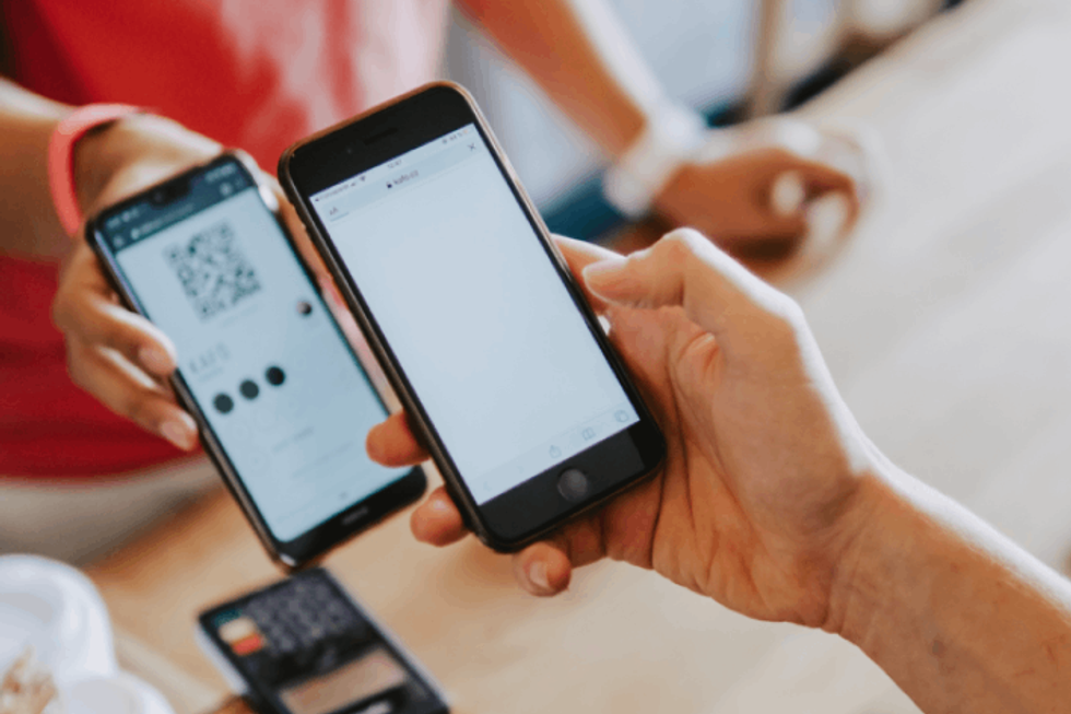 Phone scaning a QR code from another phone